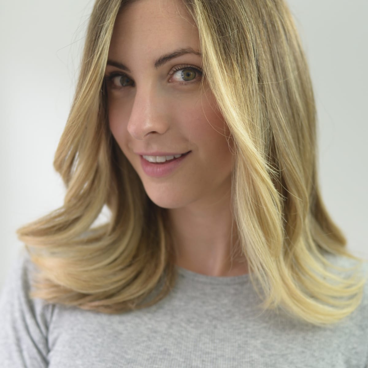 Wavy online hair blowout