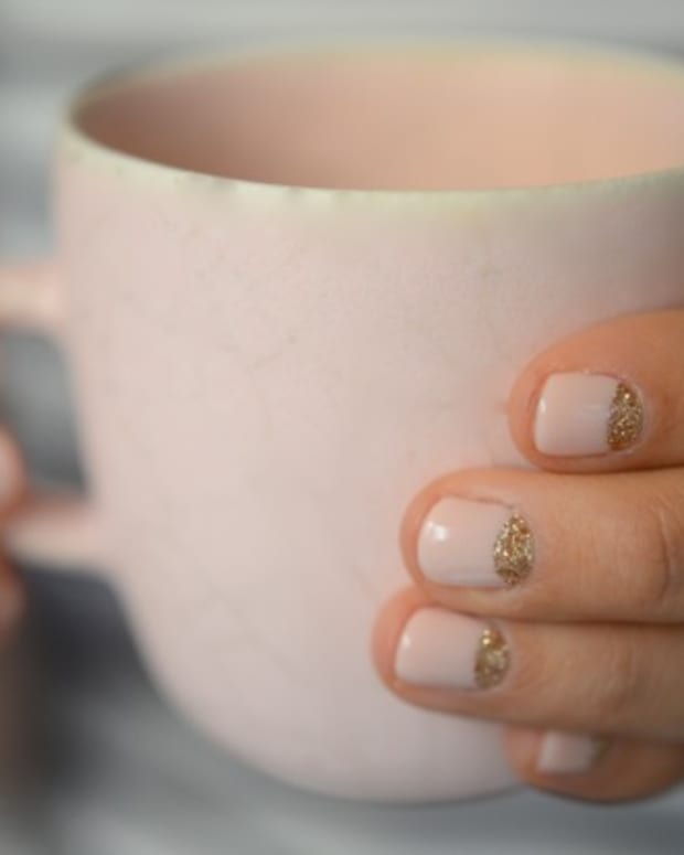 nails-%2B-cup