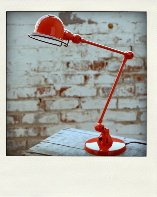 red-lamp-pola