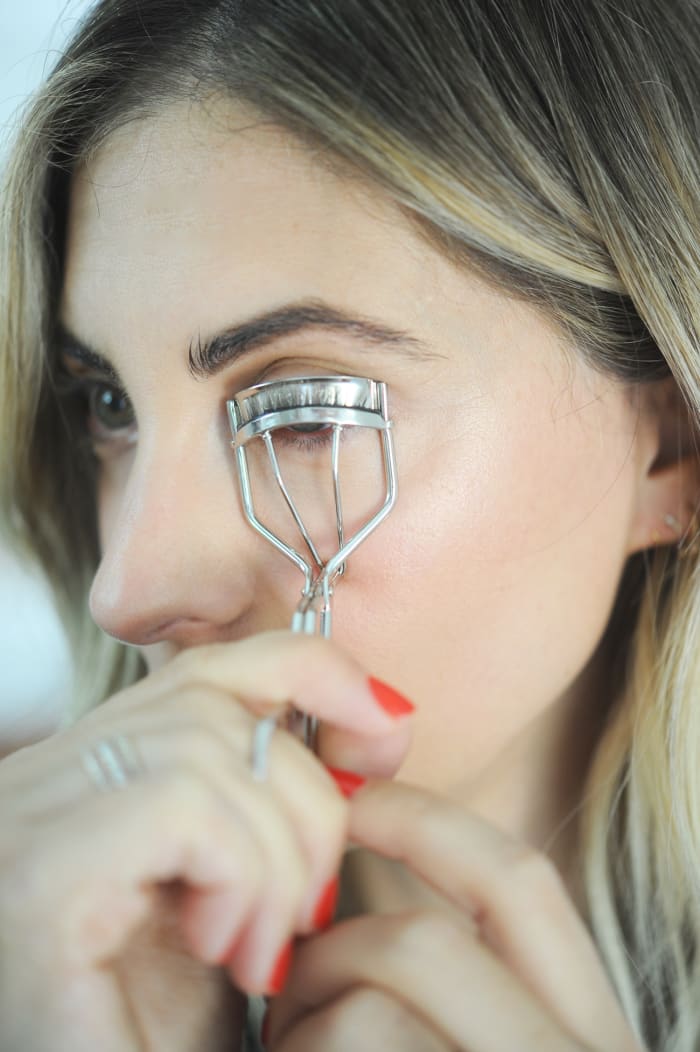 Find of the Week: My Favorite Eyelash Curler - Cupcakes & Cashmere