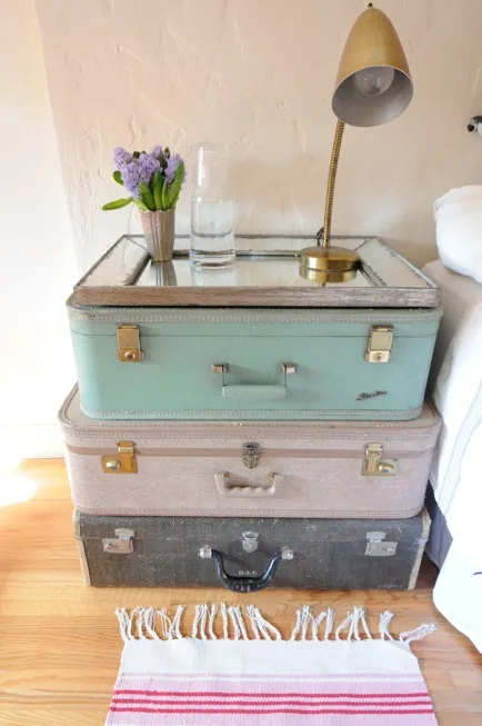 Vintage Luggage Decor with an Old Suitcase