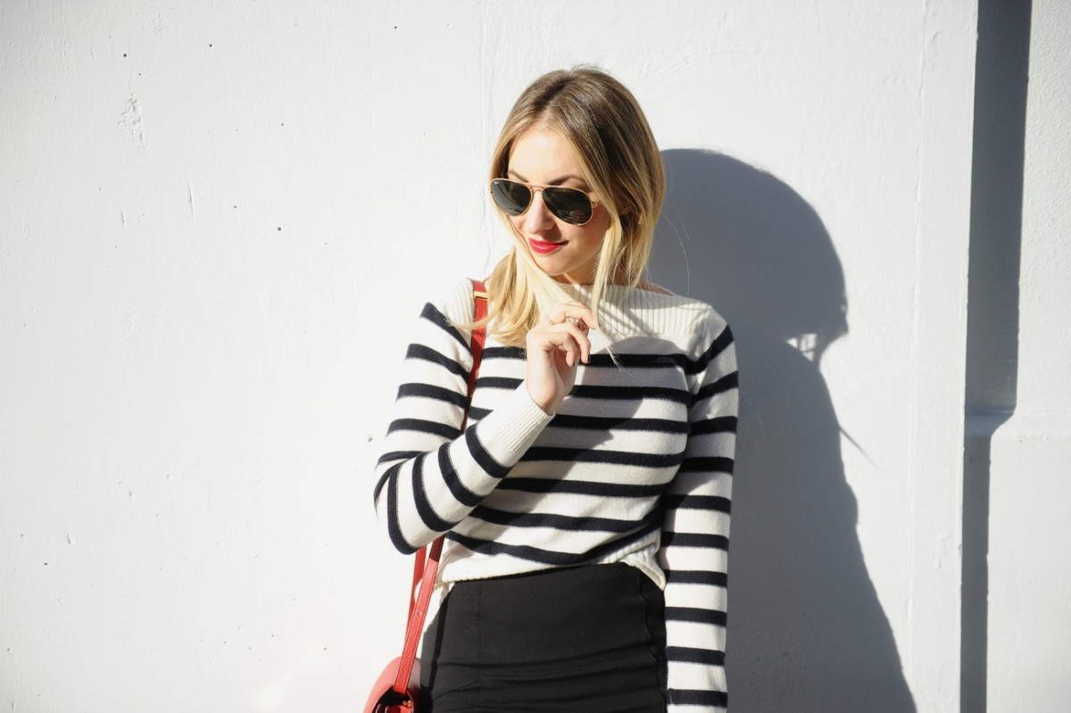 Black and White Striped - Cupcakes & Cashmere