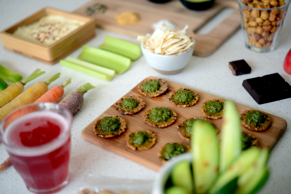 Nutritionist Know-How: Healthy Snacks for the Cupcakes and Cashmere