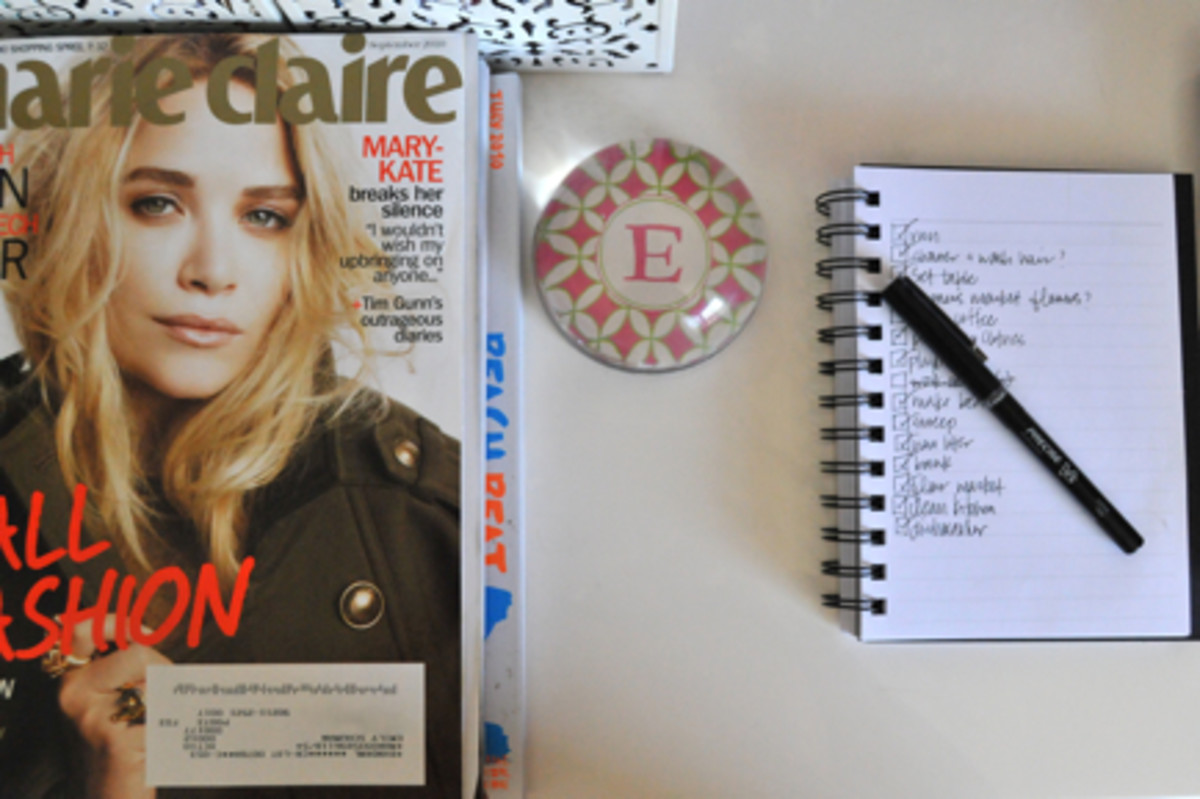 {I now have room for current magazines, a paper weight and my notepad}