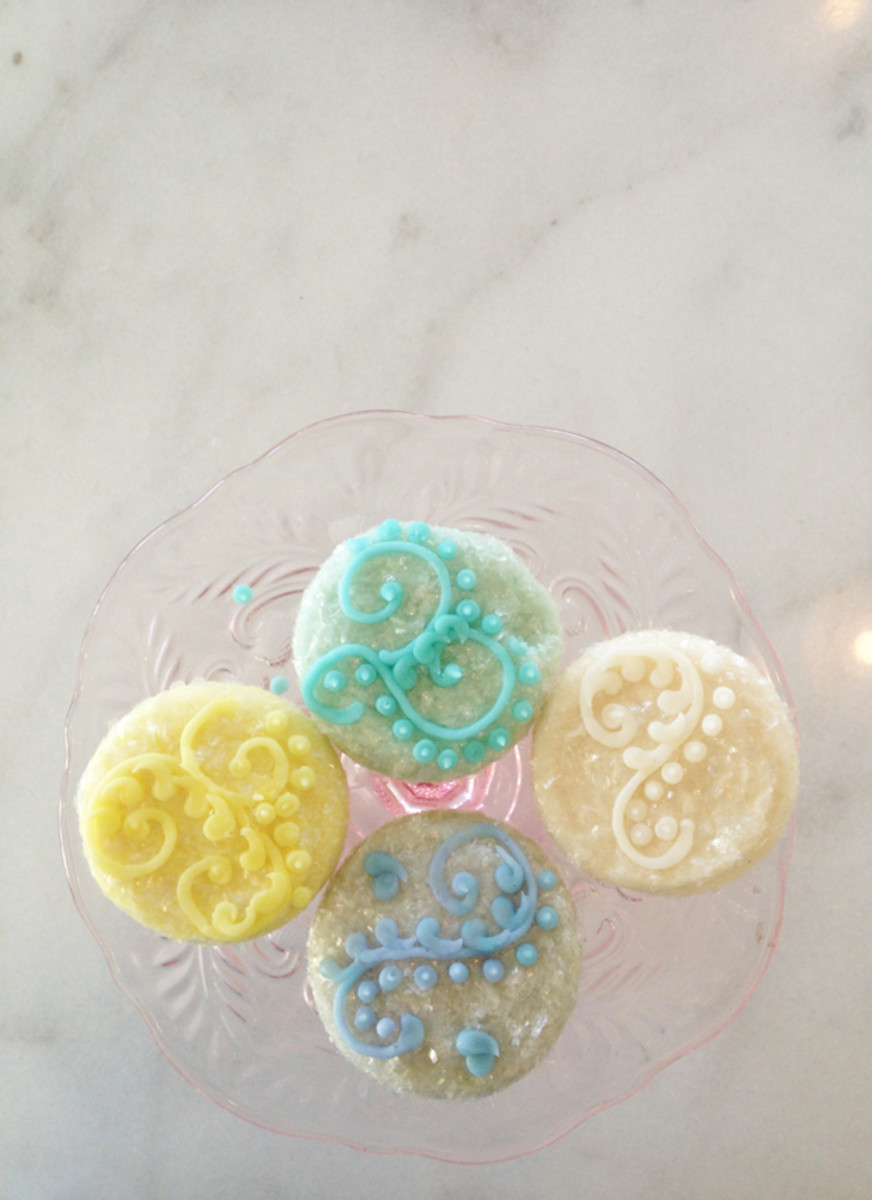  {Pastel cupcakes at Magnolia Bakery}