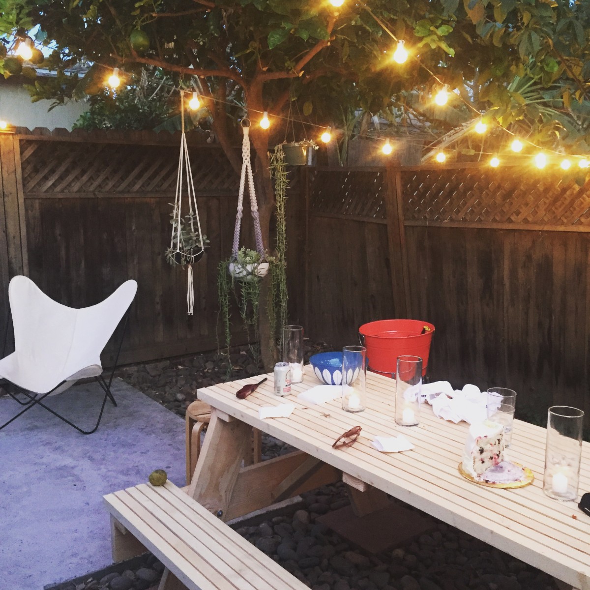 outdoor dining table.jpg