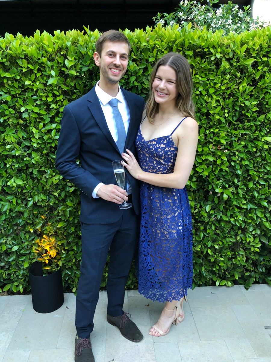 Même robe, mais mariage différent (avant d'apprendre que je ne peux pas faire de talons hauts lors des mariages) 