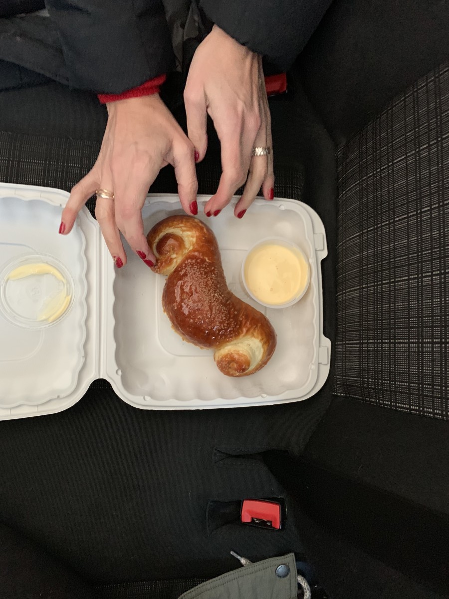 {Last (fantastic) snack: warm pretzels with cheese dipping sauce to go}