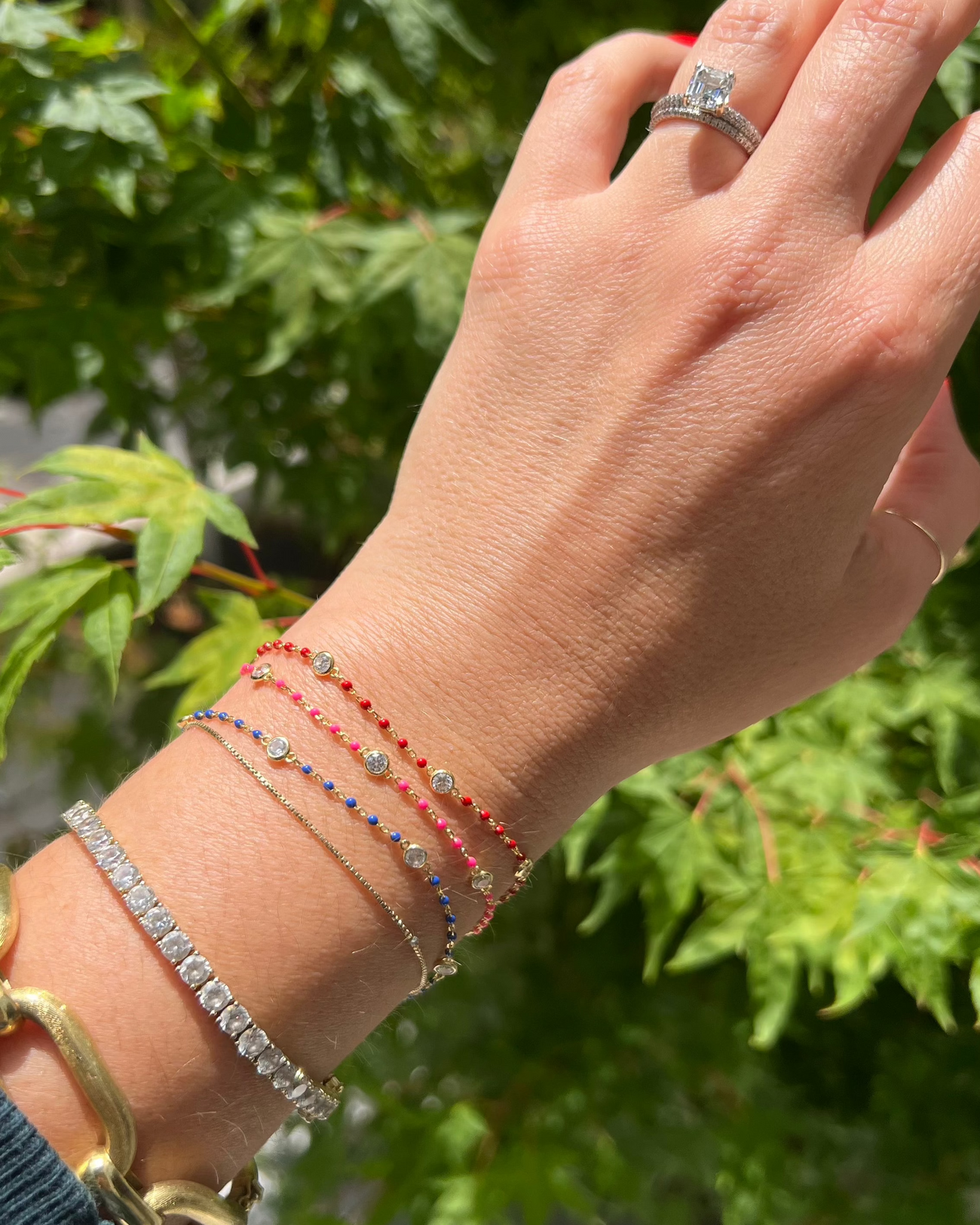 YAEL CZ ENAMEL BRACELET (BLUE)