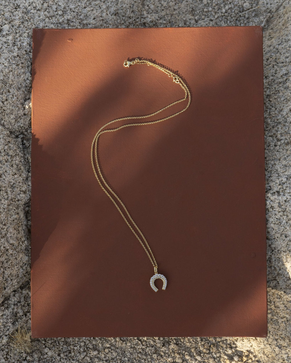 LOREN HORSESHOE PENDANT NECKLACE - Shop Cupcakes and Cashmere
