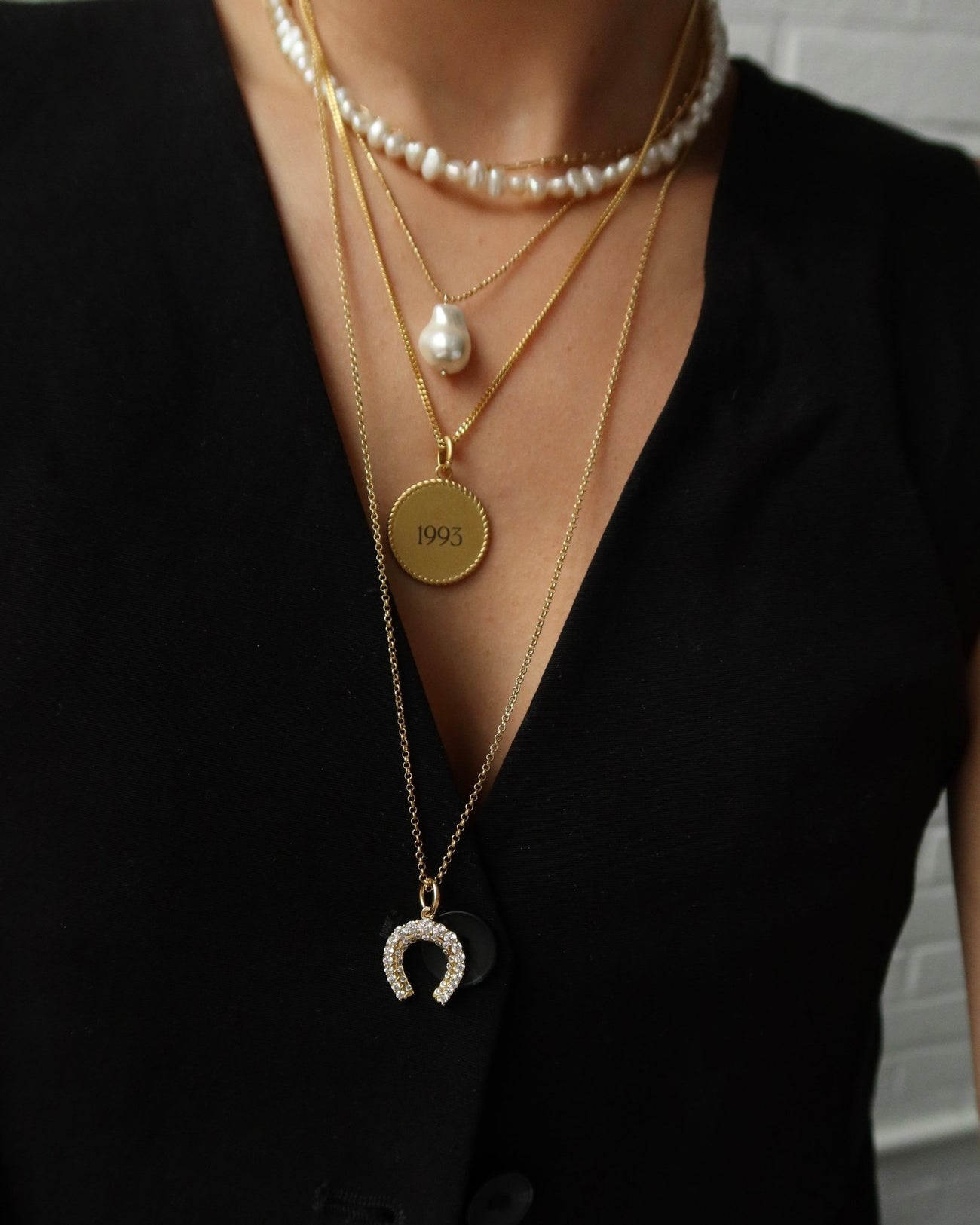 LOREN HORSESHOE PENDANT NECKLACE - Shop Cupcakes and Cashmere