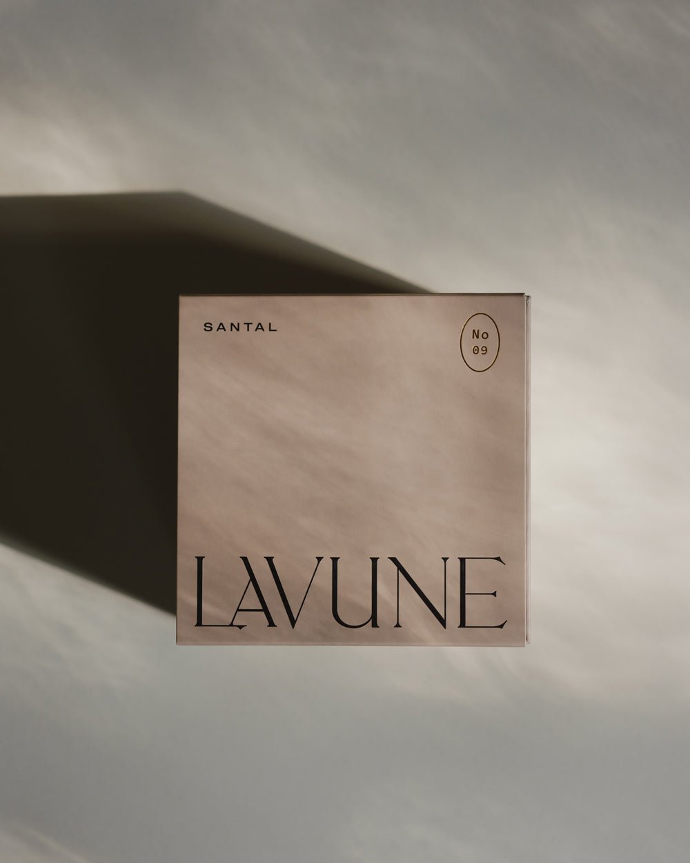 N˚09 SANTAL CANDLE - Shop Cupcakes and Cashmere